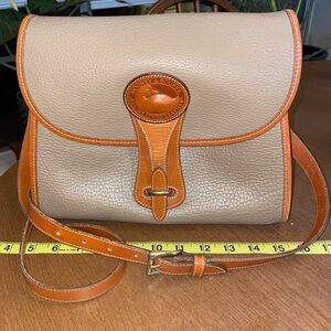 Vintage Dooney & Bourke Medium Essex Leather Crossbody Purse